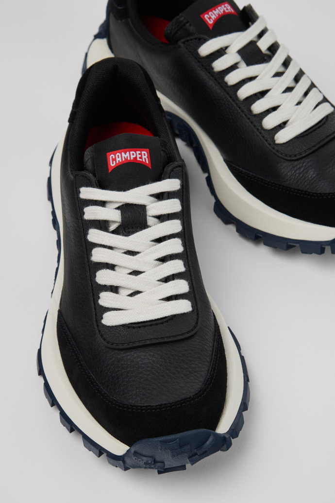 Drift Trail Sneakers de piel negras para mujer.