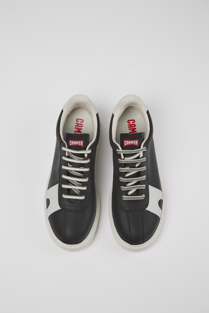 Runner K21 MIRUM® Kadın için siyah MIRUM® spor ayakkabı modelin üstten görünümü