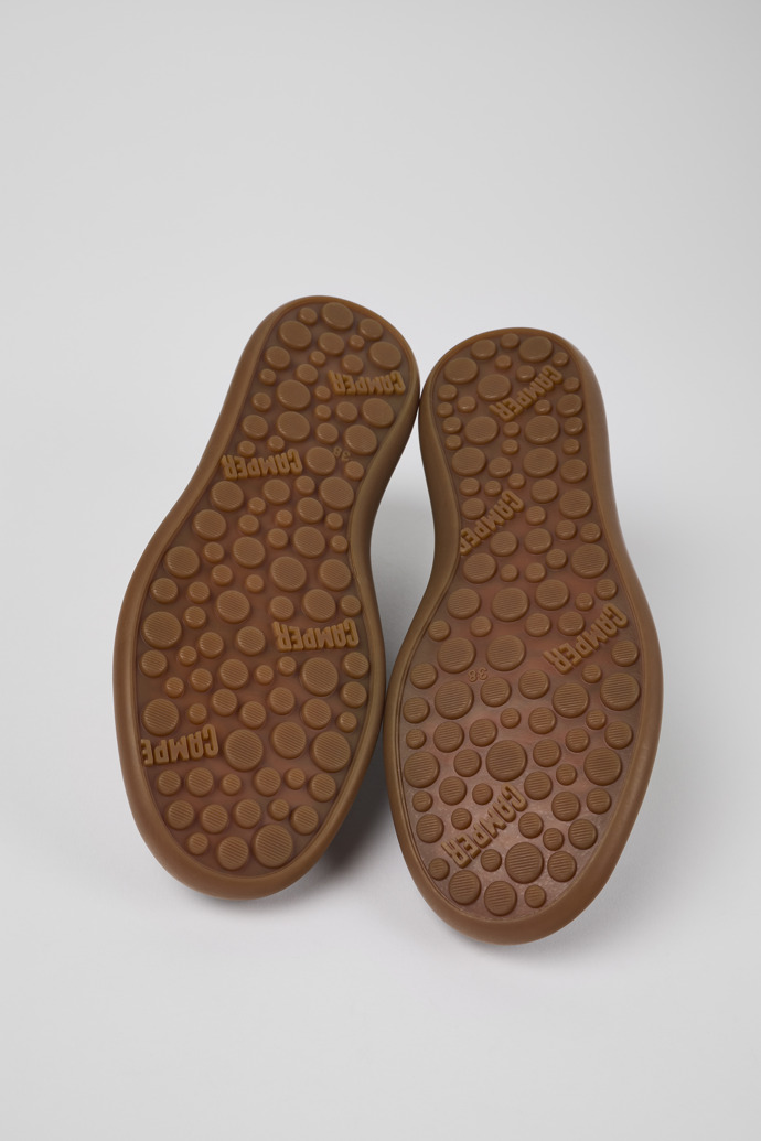 The soles of Pelotas Soller Gray Nubuck/Leather Sneaker for Women