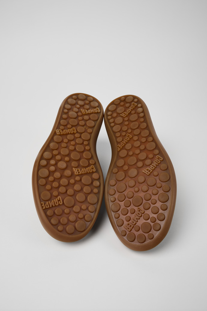 The soles of Pelotas Soller Green Nubuck/Leather Sneaker for Women