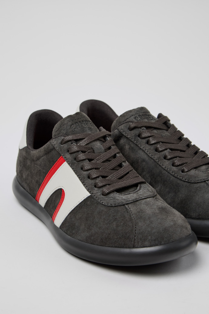 Pelotas Soller Meerkleurige nubuck sneaker voor dames.