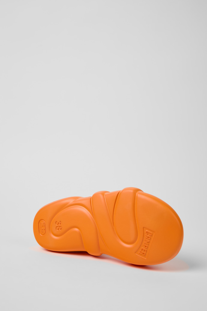 Kobarah Flat 女裝橙色涼鞋。