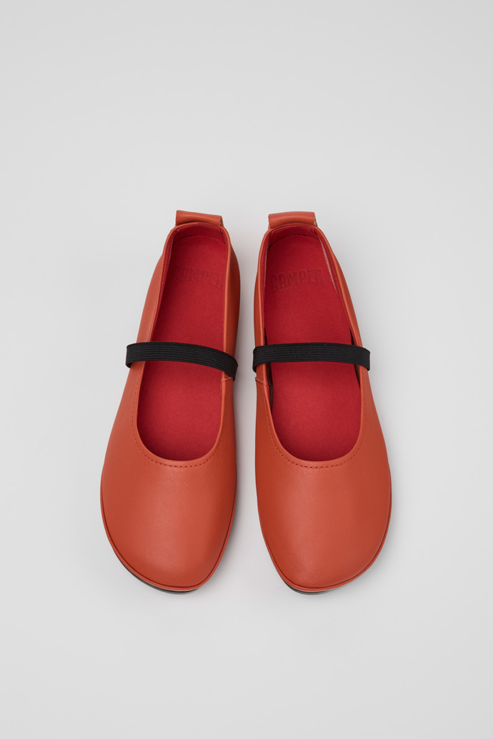 Overhead view of Right Nina Orange Leather Shoes for Women.