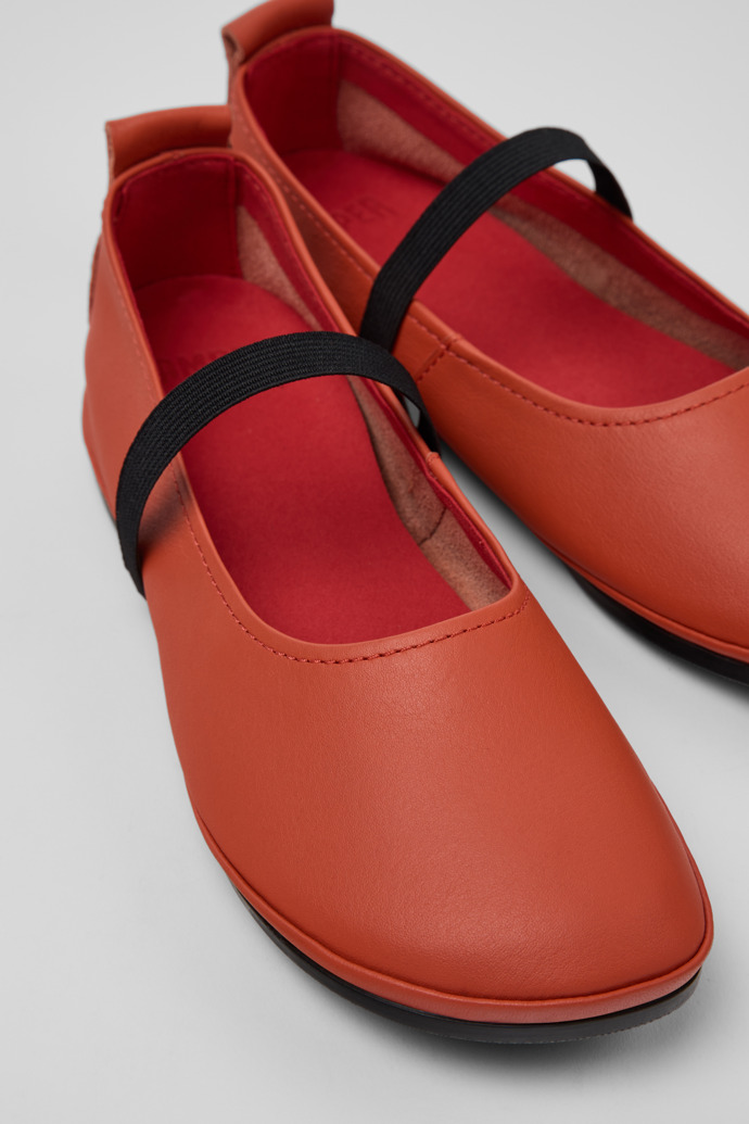 Close-up view of Right Nina Orange Leather Shoes for Women.