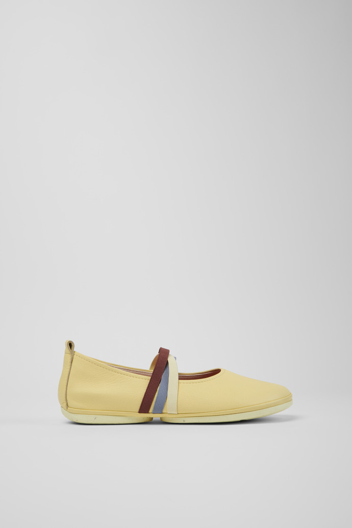 Side view of Twins Yellow Leather Ballerinas for Women.