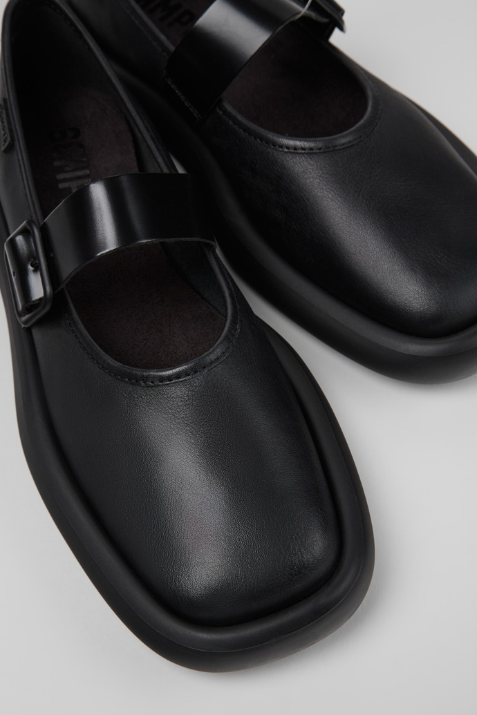 Close-up view of Onda Black Leather Women's Shoes.