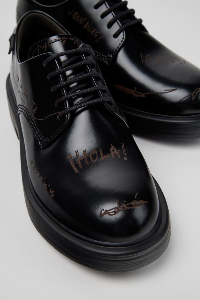 Twins Schwarze Lederschuhe für Damen.