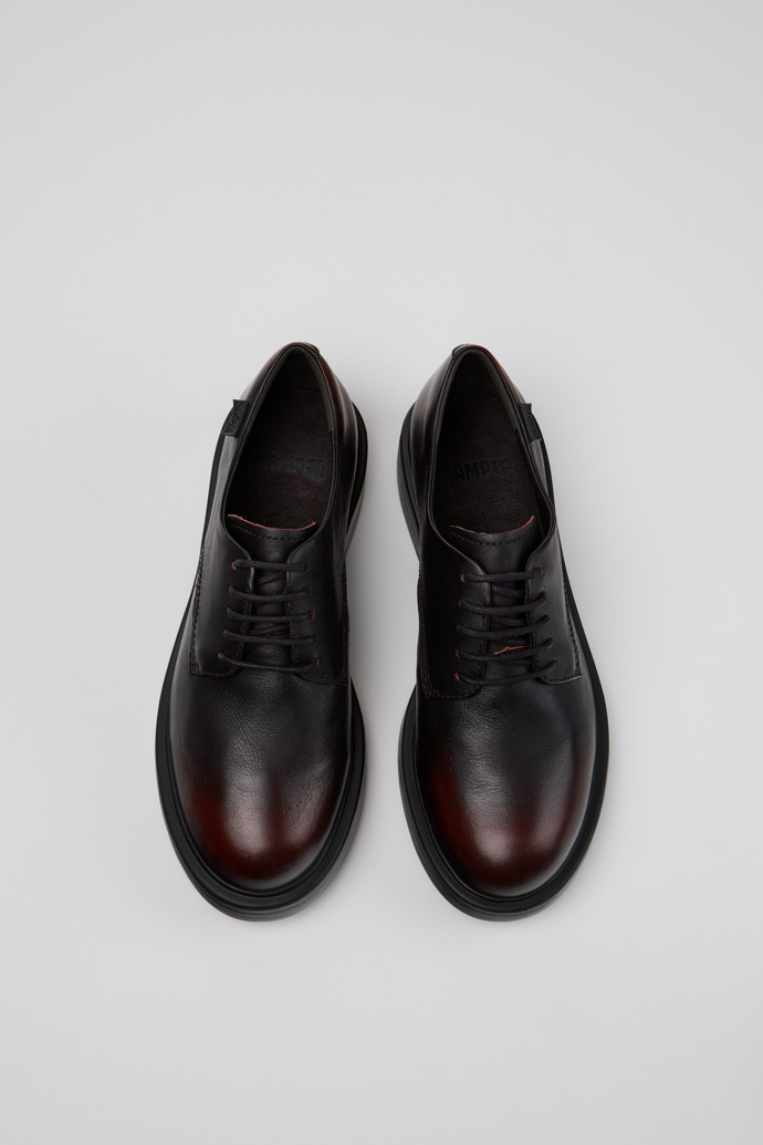 Dean Chaussures en cuir noires et bordeaux pour femme.