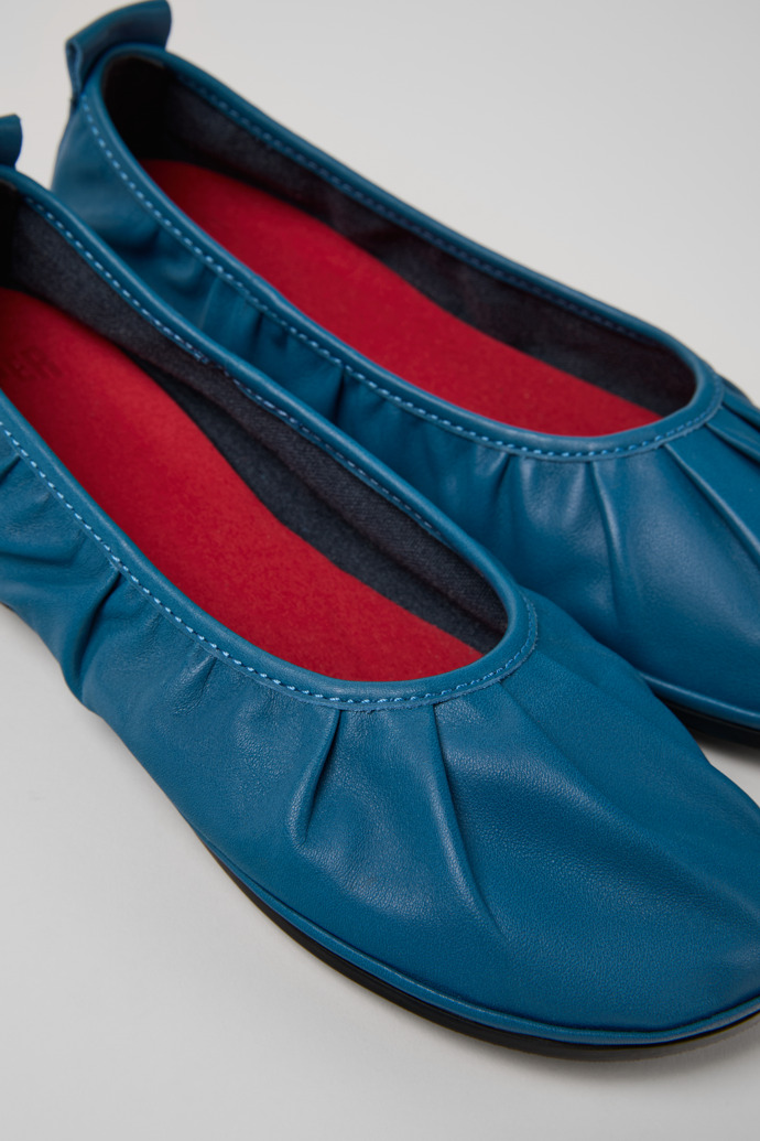 Right Nina Bailarinas azules de piel para mujer.