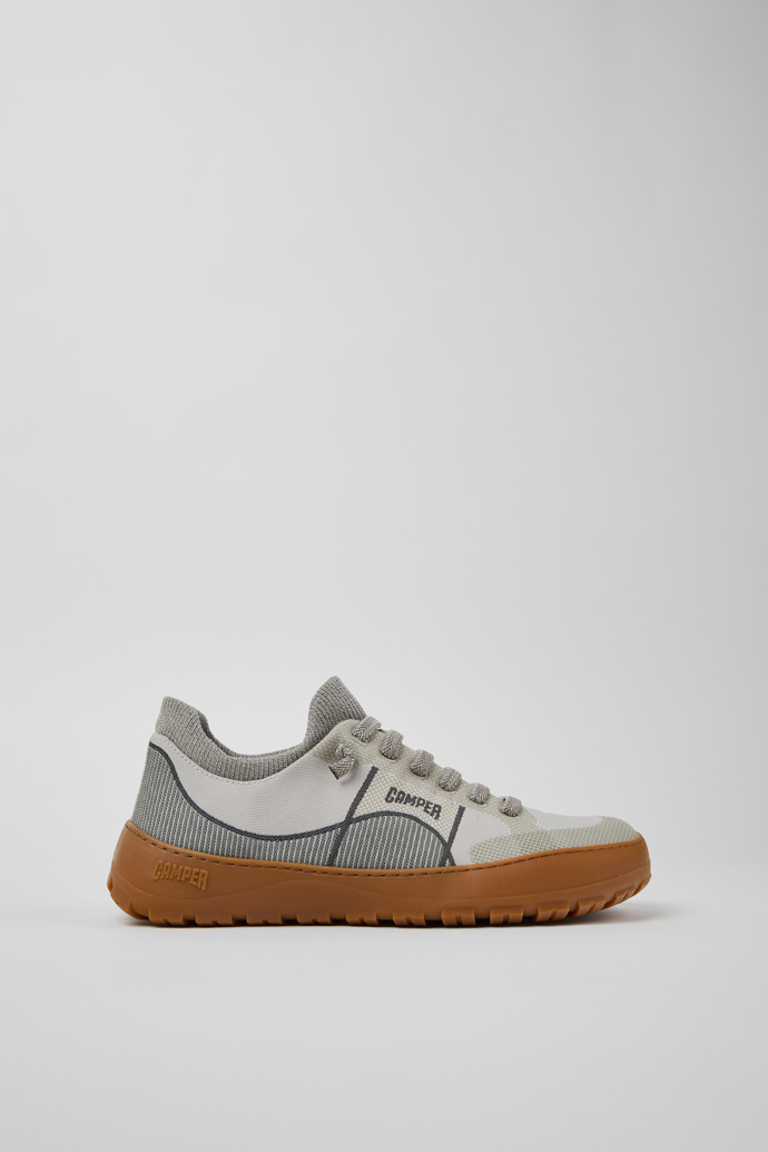 Peu Serra Sneakers blancas y grises de material tecnológico para mujer.