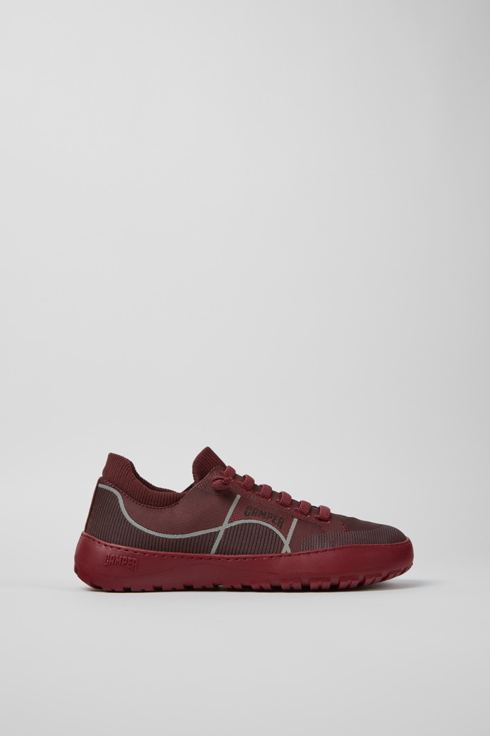 Peu Serra Burgunderrote Sneaker aus recyceltem PET und technisch entwickelten Materialien für Damen.