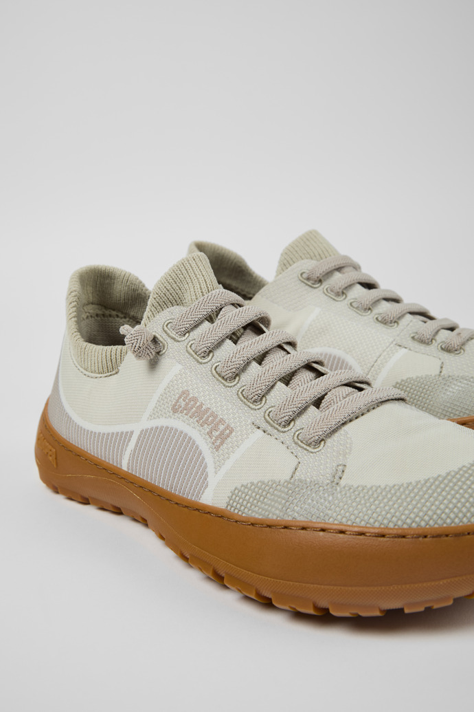 Peu Serra Baskets beiges en matières techniques en PET recyclé pour femme.