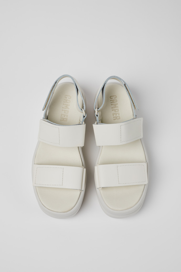 Pelotas Flota Up Sandalias de piel blanca para mujer.