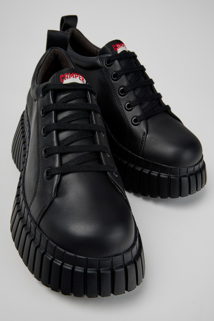 Pix BCN Zapatos de piel negra para mujer.