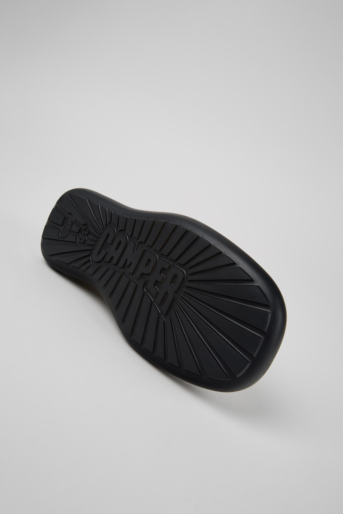 The soles of Onda Gray Leather Ballerinas for Women.
