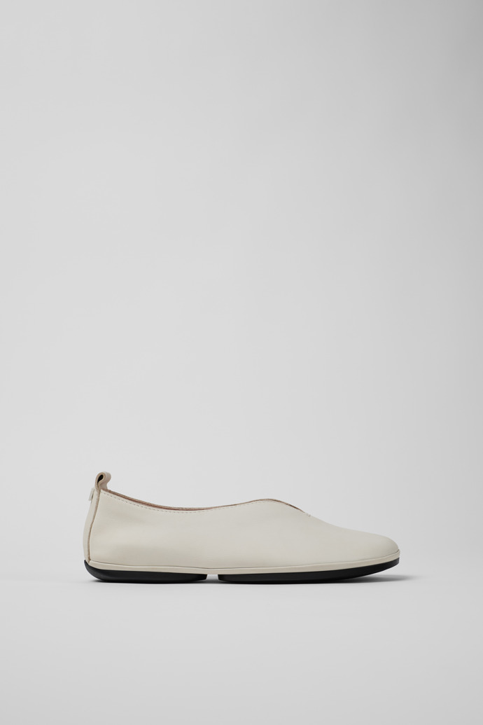 Side view of Right White Leather Moccasin Ballerina for Women.