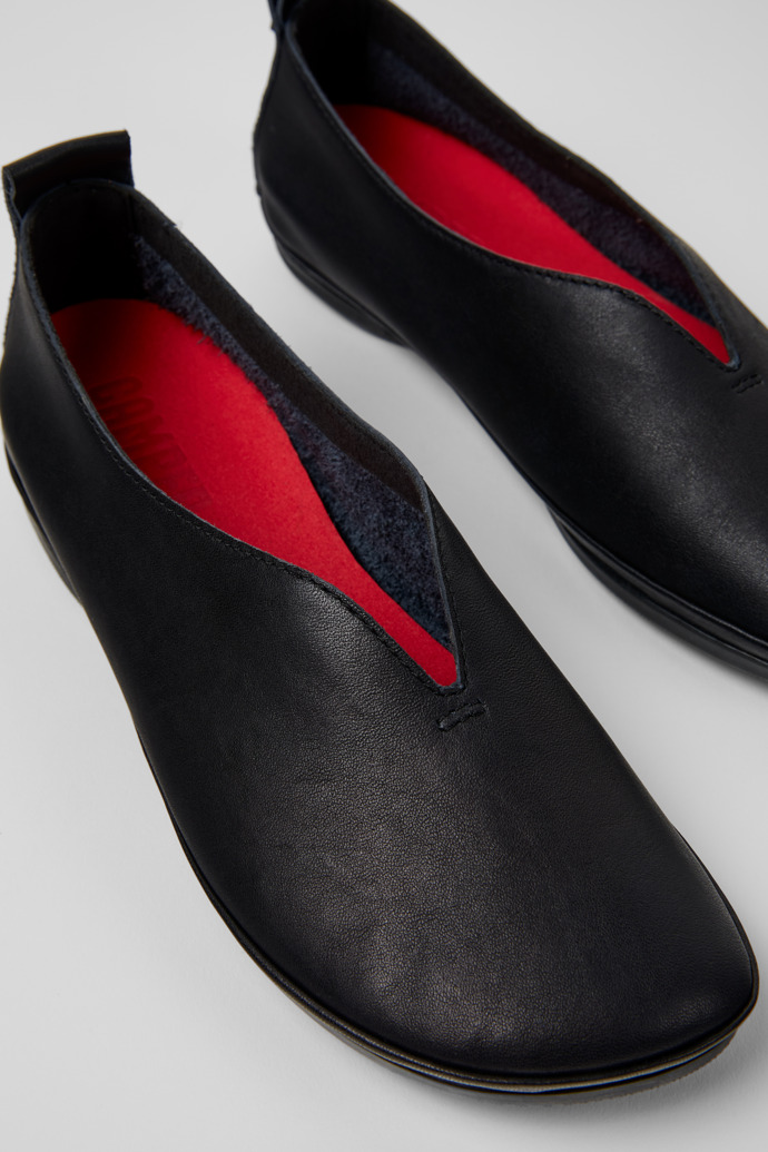 Close-up view of Right Black Leather Moccasin for Women.