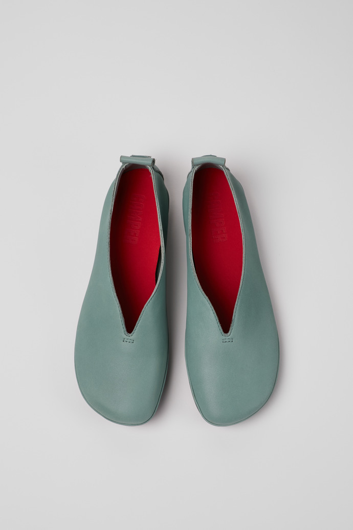 มุมมองด้านบนของ Right Green Leather Moccasin/Ballerina for Women.