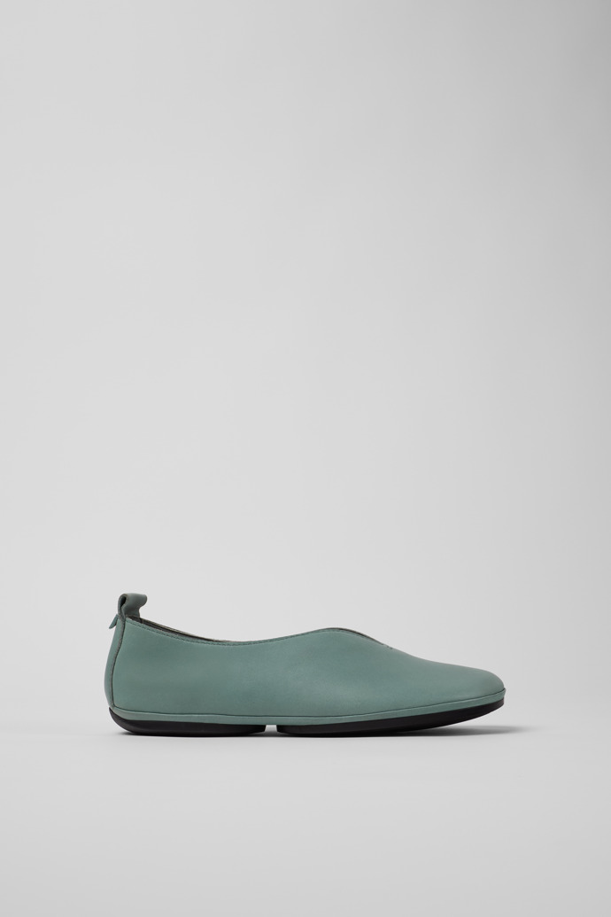 มุมมองด้านข้างของ Right Green Leather Moccasin/Ballerina for Women.