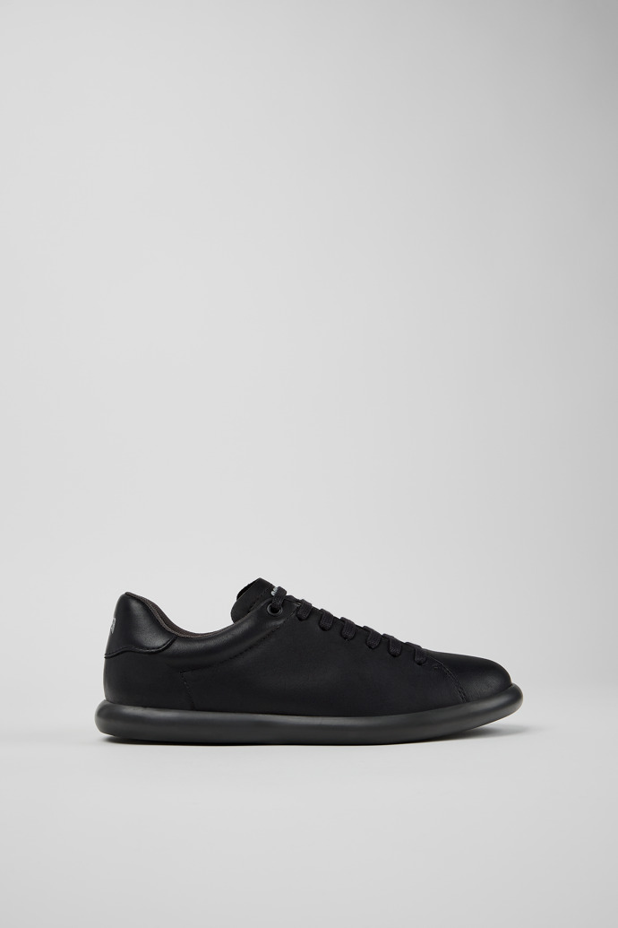 Pelotas Soller Sneakers de piel negra para mujer.