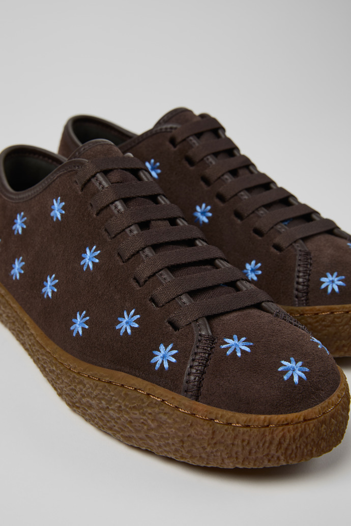 Close-up view of Peu Terreno Brown Suede and Leather Shoes for Women.