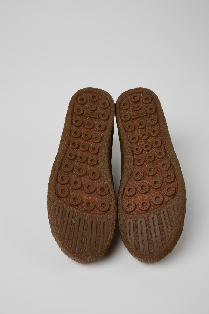 The soles of Peu Terreno Brown Suede and Leather Shoes for Women.