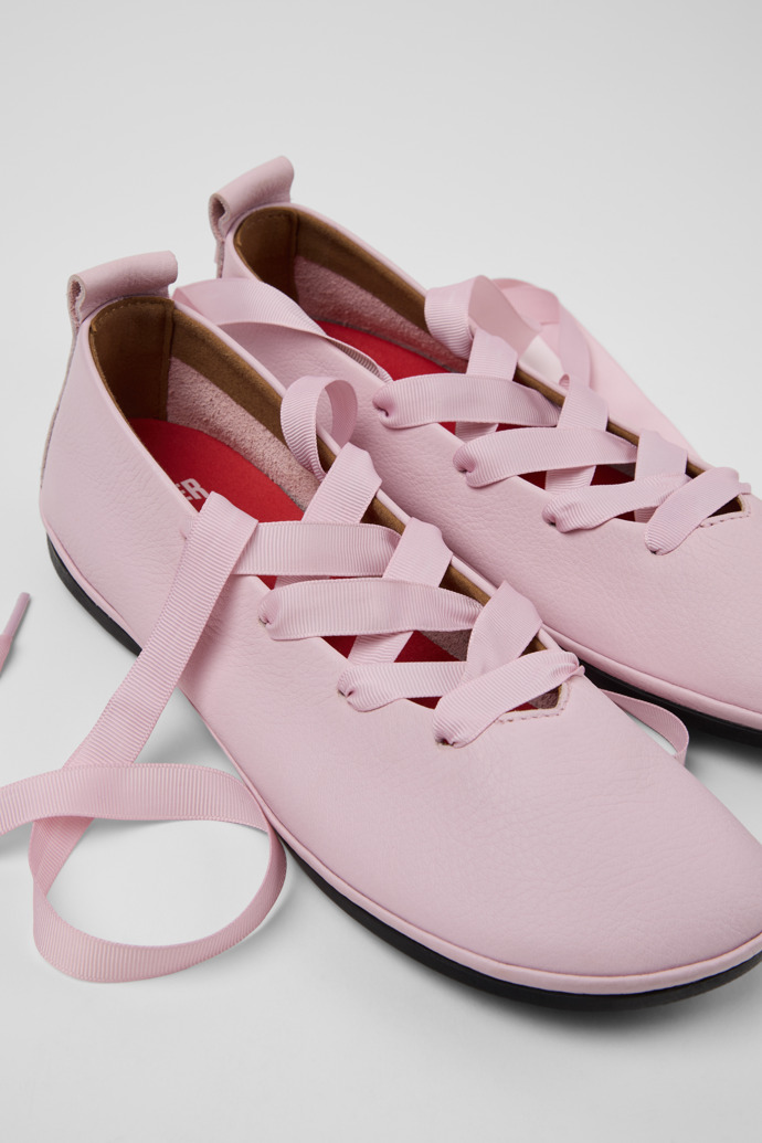 Close-up view of Right Nina Pink Leather Ballerinas for Women.
