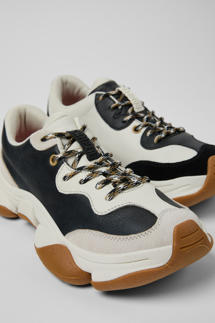 Twins Witte leren damessneaker.