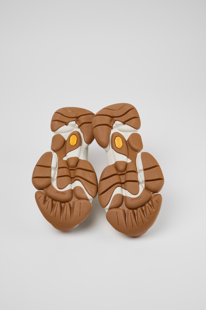 Karst 2 Baskets blanches et beiges sans coutures en matériaux techniques recyclés Pour femme.