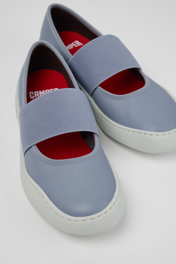 Close-up view of Peu Touring Blue Leather Ballerinas for Women.