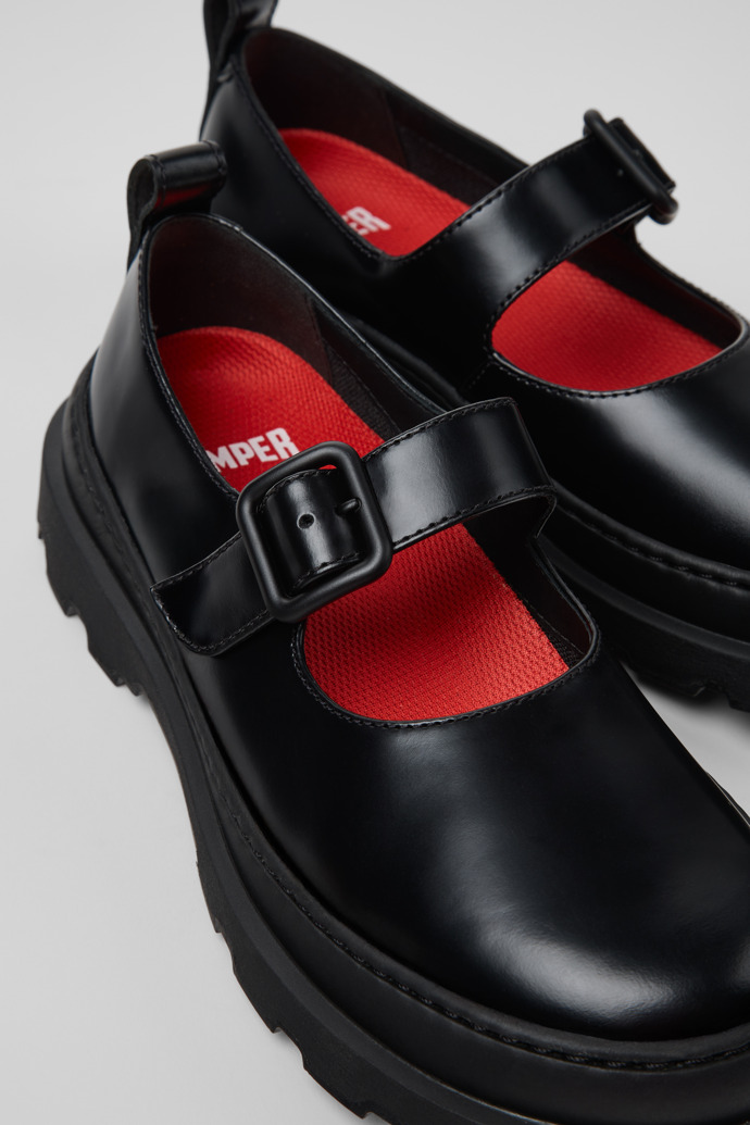 Brutus+ Mocassins en cuir noir pour femme.