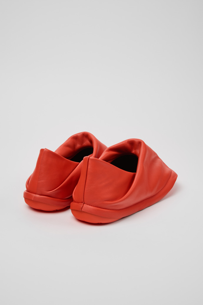 Camper x ISSEY MIYAKE - Peu Form Chaussures pour femme en cuir rouge.