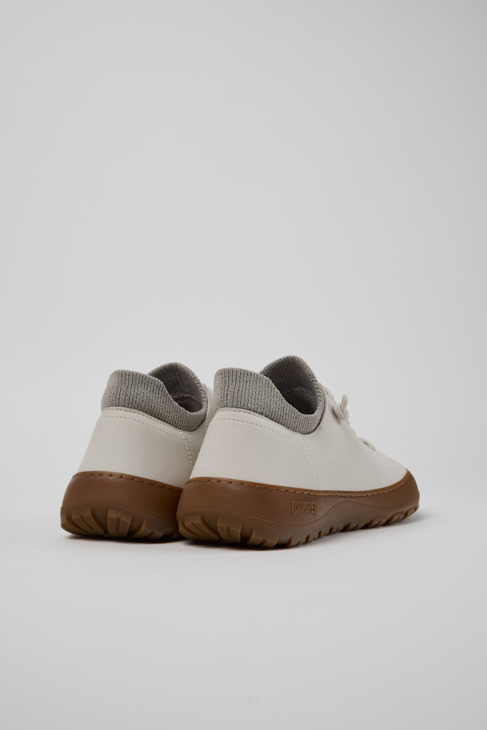 Peu Serra Zapatos de piel blanca y PET reciclado para mujer.