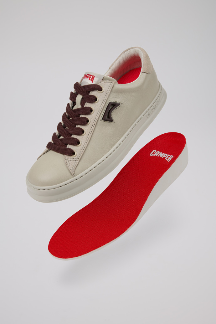 Runner Graue Damensneaker aus Leder und Nubukleder.