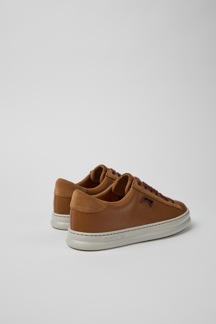 Runner Baskets en cuir et en nubuck marron Pour femme.