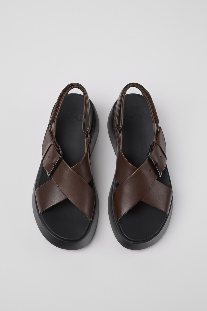 Tasha 女裝啡色皮革涼鞋。