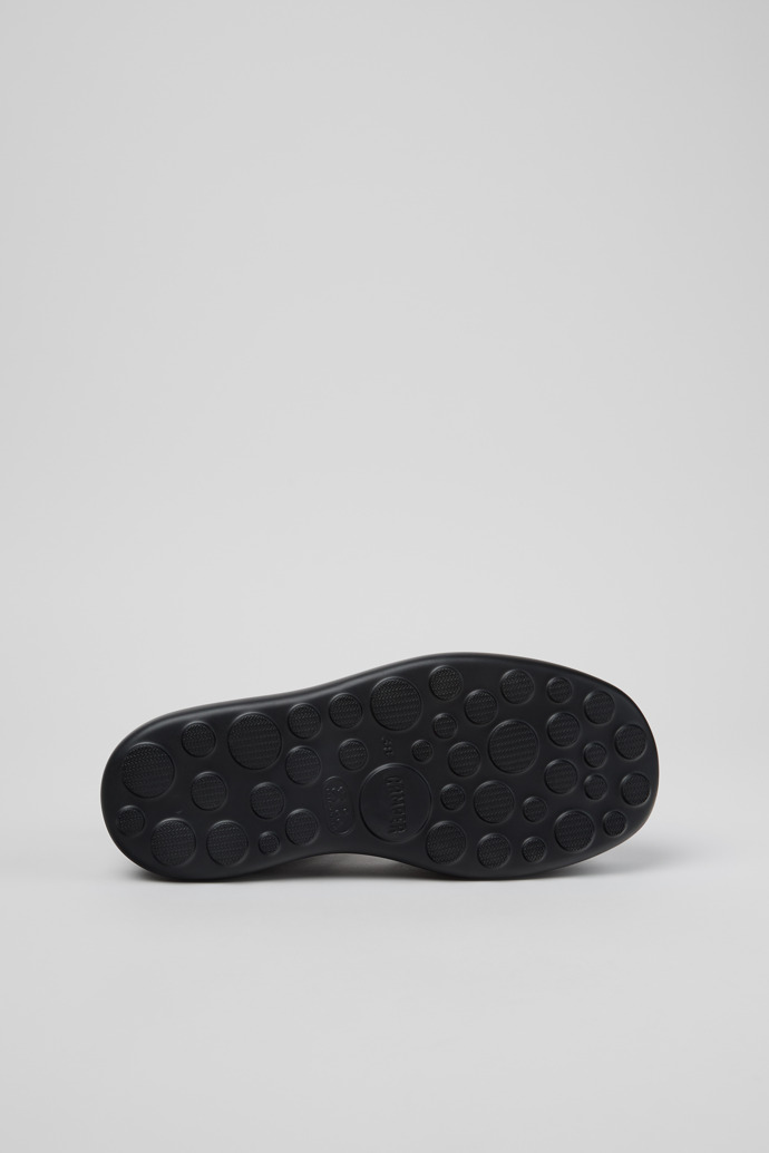 Pelotas Flota Up Sandalias de piel negras para mujer.