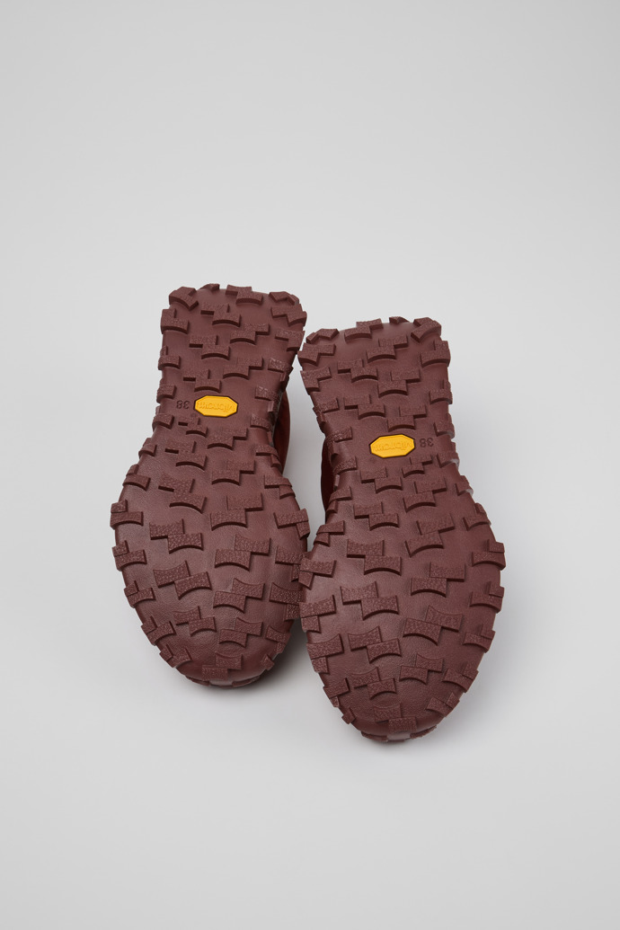 Drift Trail Burgunderrote Sneaker aus recyceltem PET und technischen Materialien für Damen.