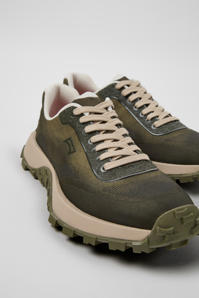 Drift Trail Grüne Sneaker aus recyceltem PET und technisch entwickelten Materialien für Damen.