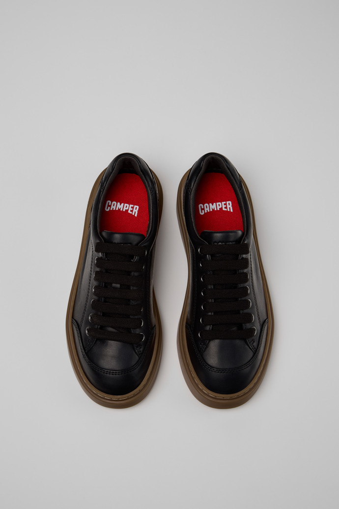 Runner Twentyfive Schwarze Ledersneaker für Damen.