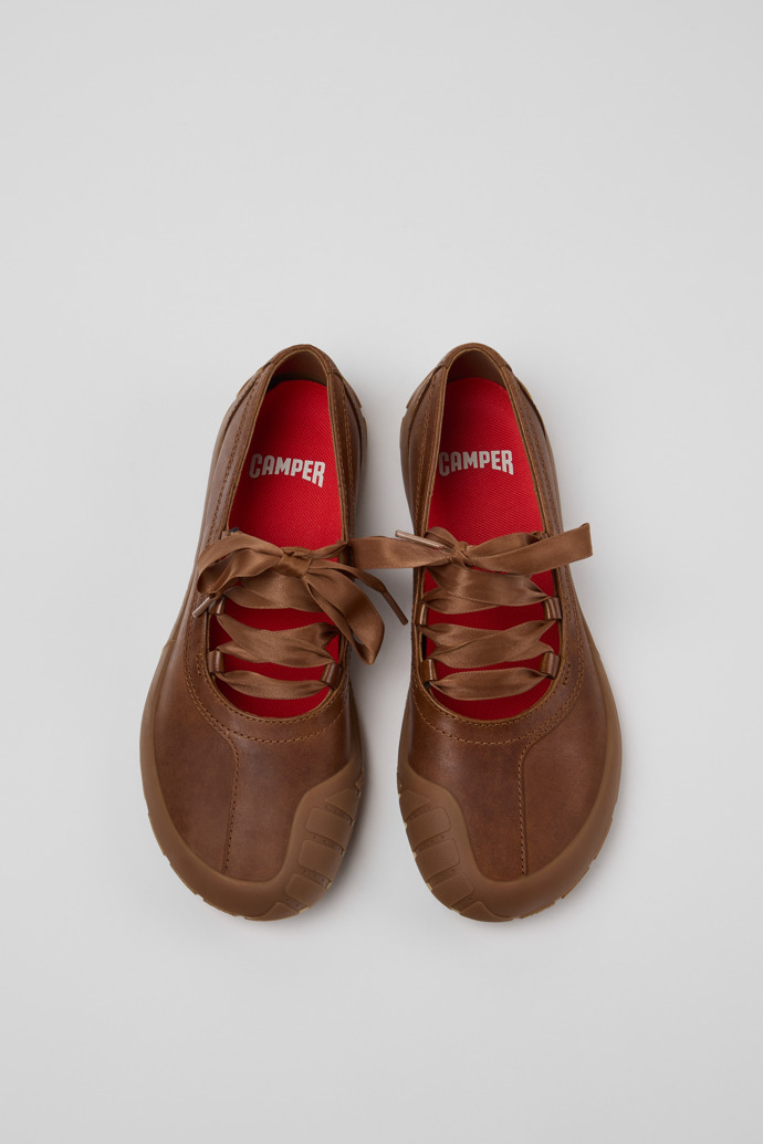 Peu Path+ Braune Lederballerinas für Damen.