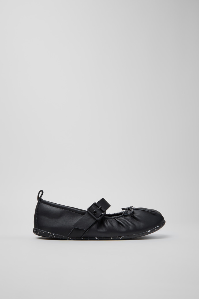 Side view of Wabi Black Leather Ballerinas for Women.