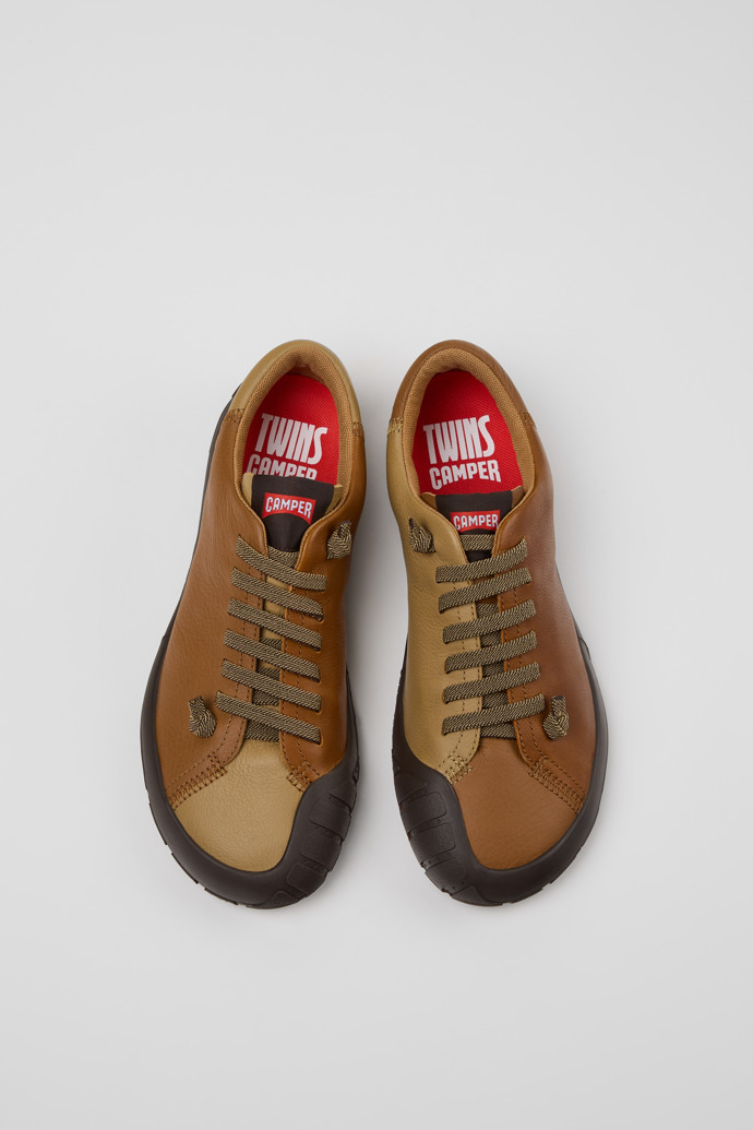 Twins Zapatillas de piel marrones para mujer.