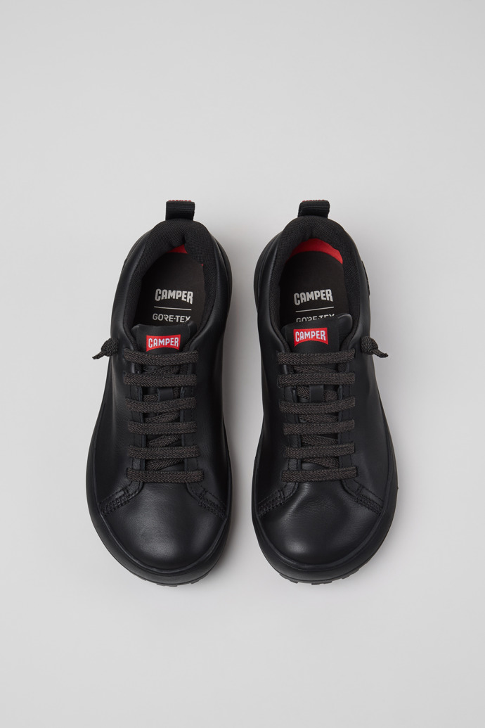 Peu Serra Schwarze Leder- und Textilschuhe für Damen.