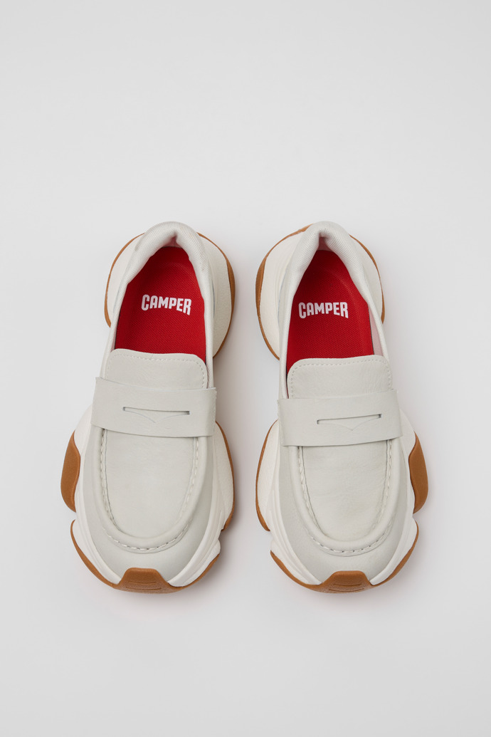 Karst 2 Mocasines de piel blancos para mujer.
