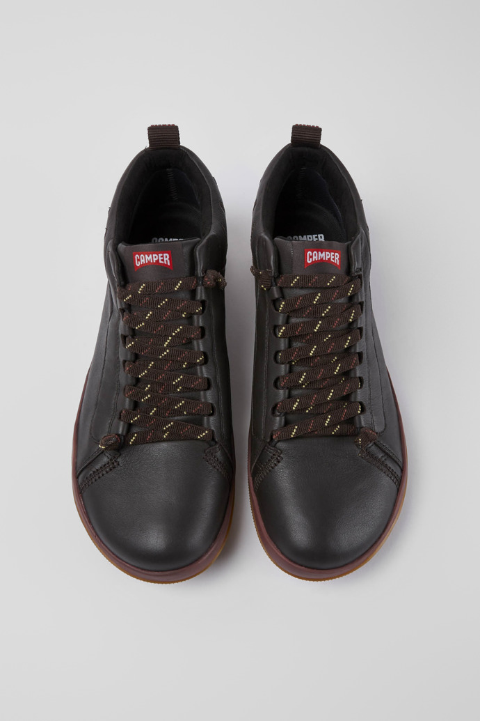 Overhead view of Peu Pista Dark brown leather shoes