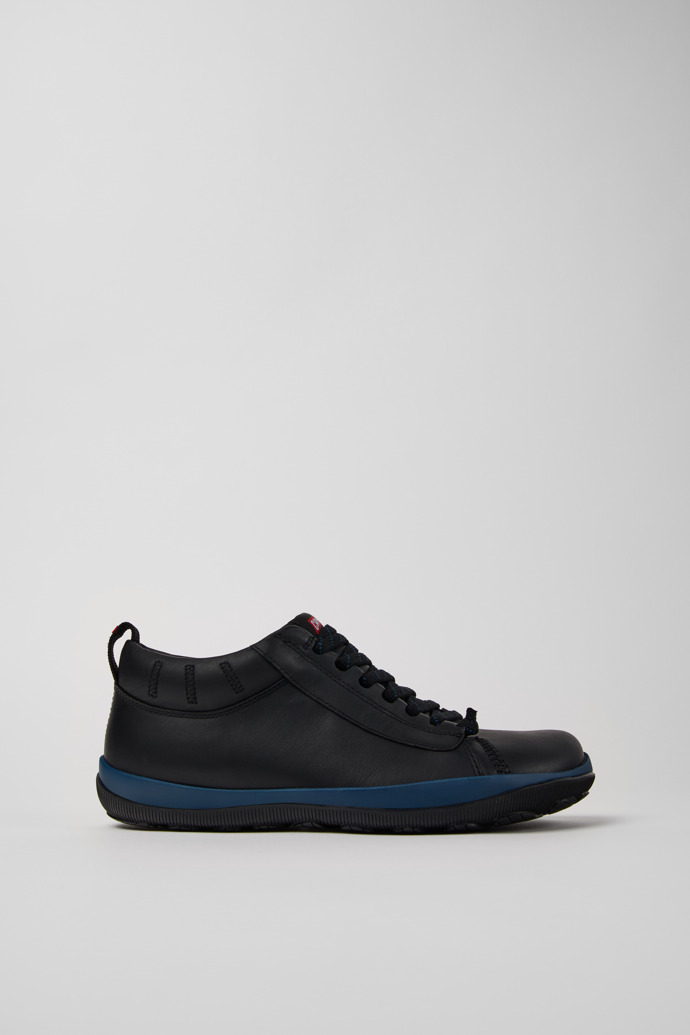 Image of Side view of Peu Pista Black leather shoes for men