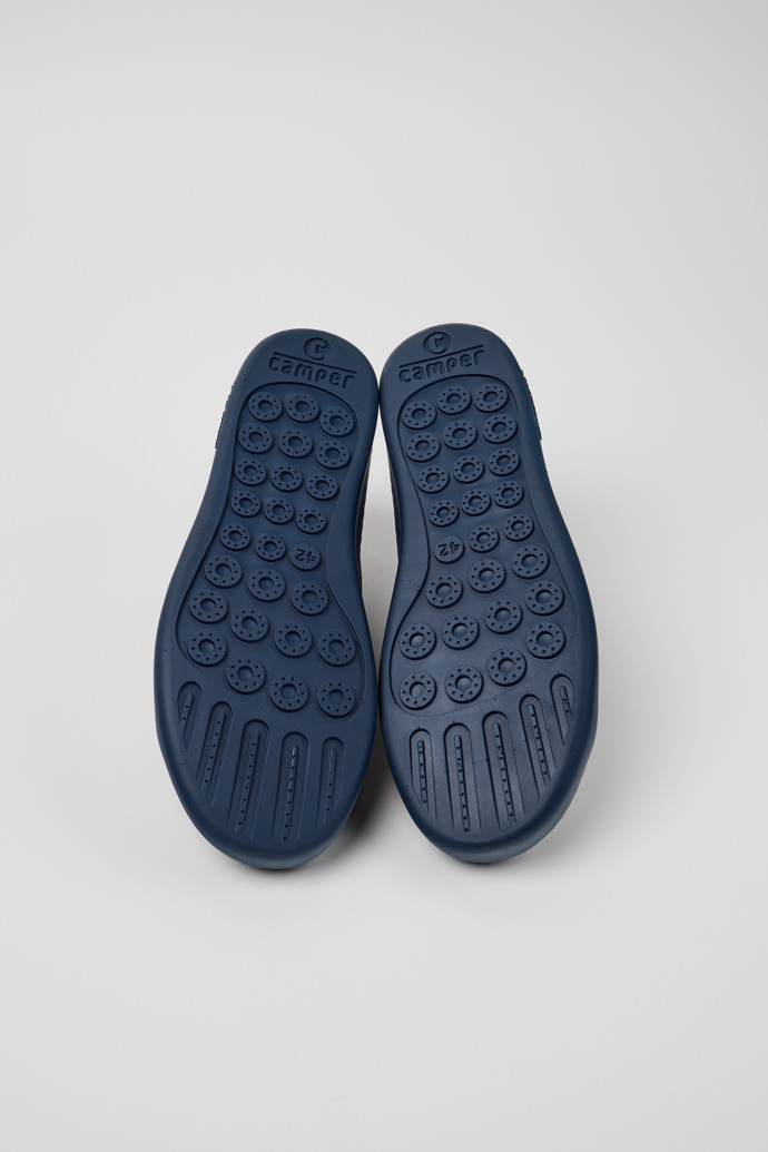 The soles of Peu Touring Gray Suede Sneaker Boots for Men.