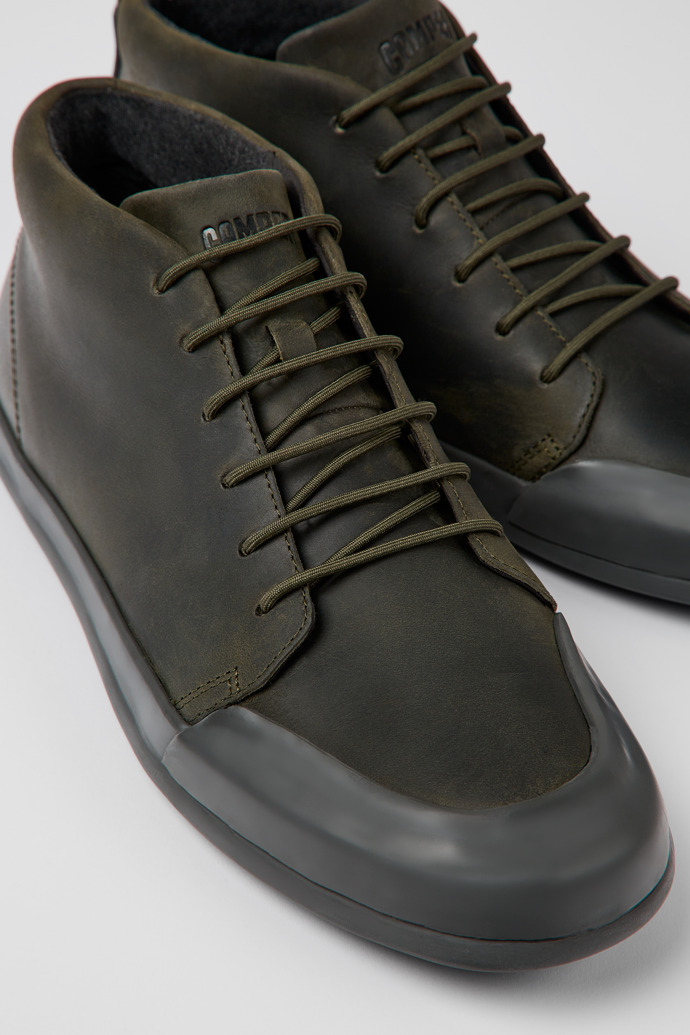 Close-up view of Chasis Dark green leather ankle boots for men