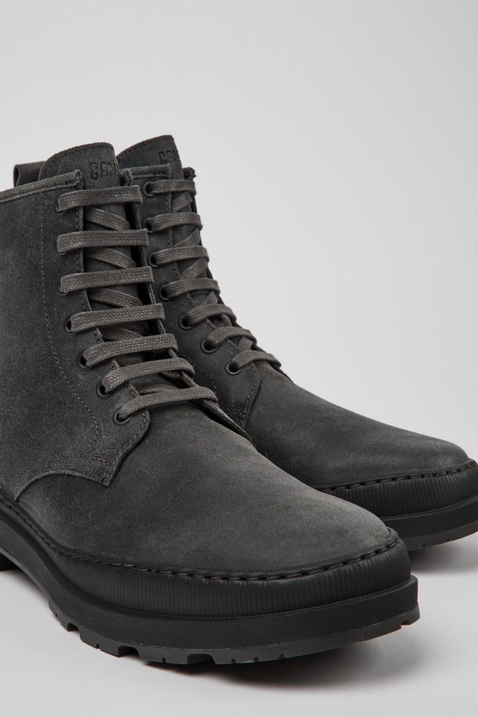 Close-up view of Brutus Trek Dark gray nubuck ankle boots for men